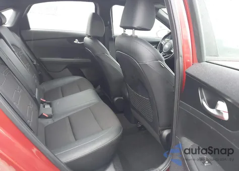 2020 Kia Forte Gt-Line z USA, uszkodzony, nr VIN 3KPF34AD2LE168647